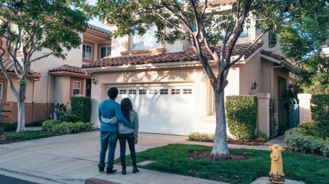 Mortgage Lender vs. Mortgage Broker: Understanding the Difference 